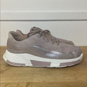 Fitflop Freya Suede rose gold sneakers cushioned supportive women’s shoes size 8